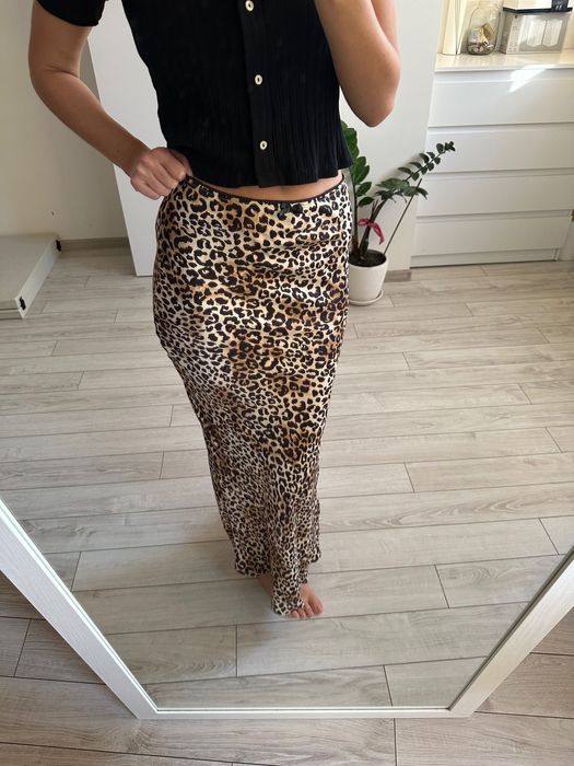 Сатинова спідниця міді в леопардовий принт