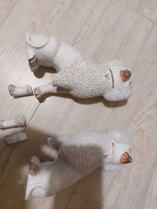 Figurki psów Staffordshire