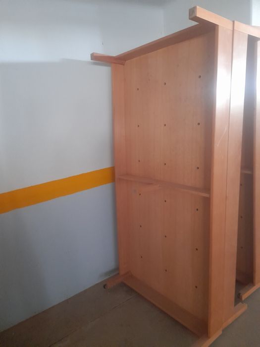 Vendo Cama, secretária  e móveis de quarto