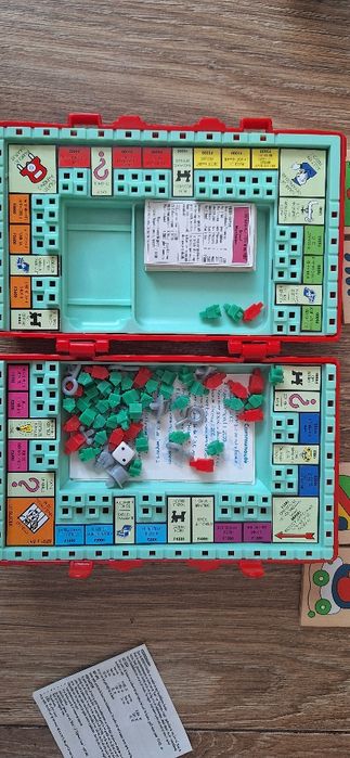 Puzzle klocki układanki.