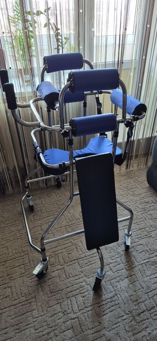 Ходунки для реабілітації.