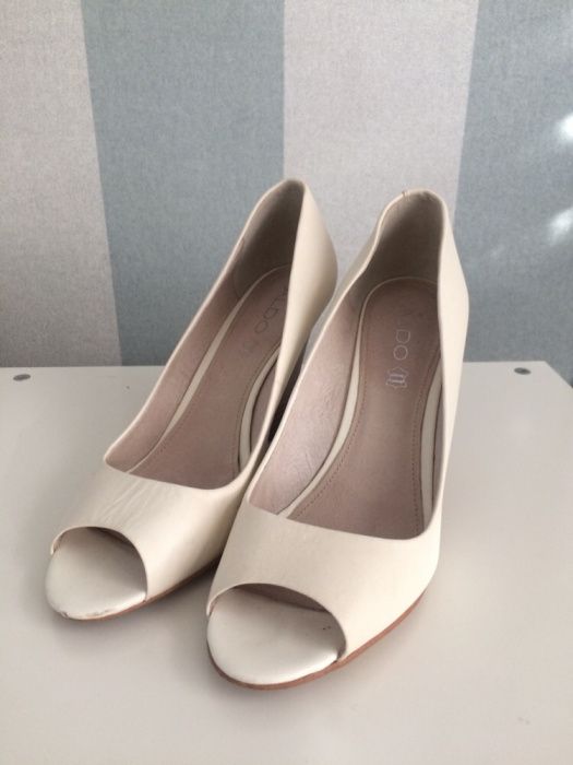 ALDO sapatos cunha brancos tam. 40 usados em bom estado