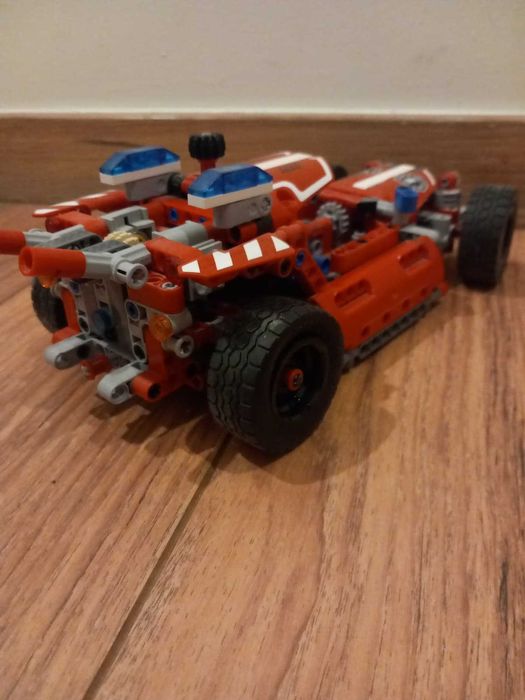 LEGO Technic 42075 – Montagem Alternativa Estilo Carro