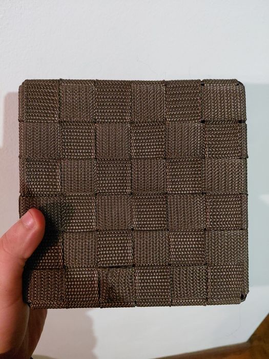 Cesto pequeno de arrumação 4€