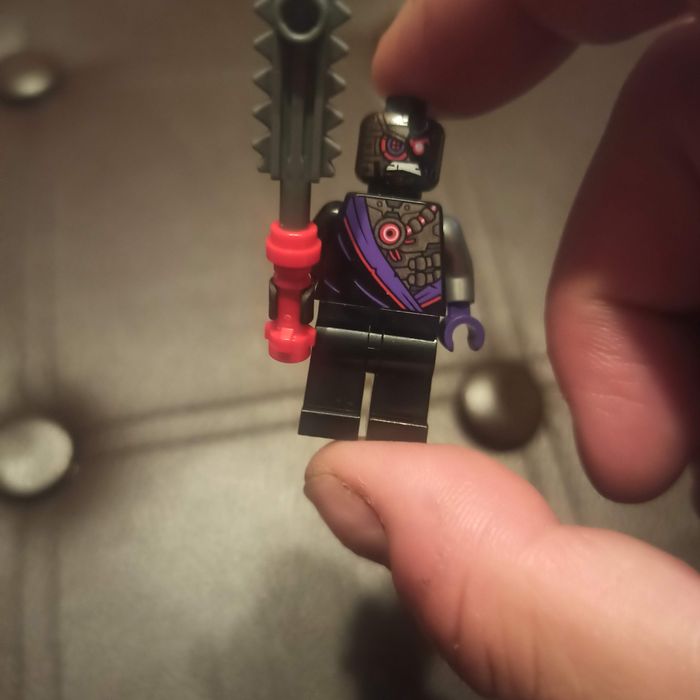 lego figurka ninjago njo582 Nindroid - dziedzictwo