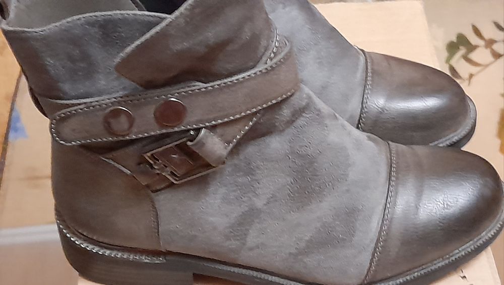 Продам зимние ботинки