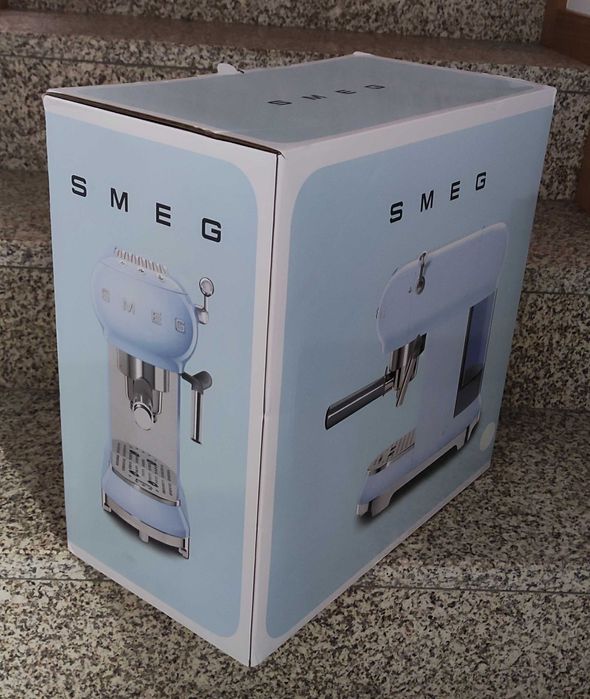Máquina de Café Manual SMEG Anni 50 ECF01WHEU, nova em caixa, garantia