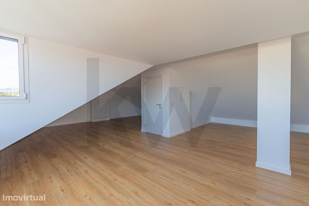 Moradia em condominio com jardim e piscina privados