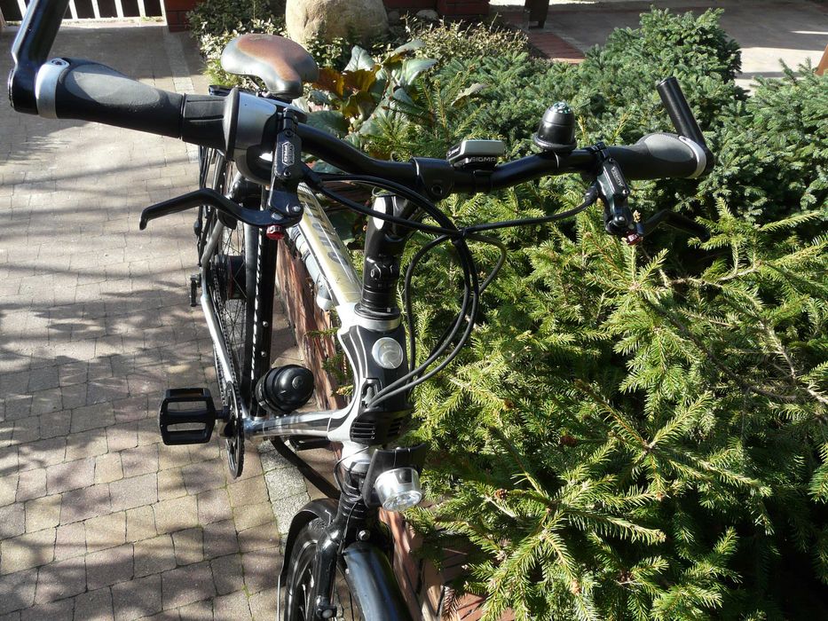Rower crossowy BATAVUS Venturo Sports Utility 28"/60 -Super