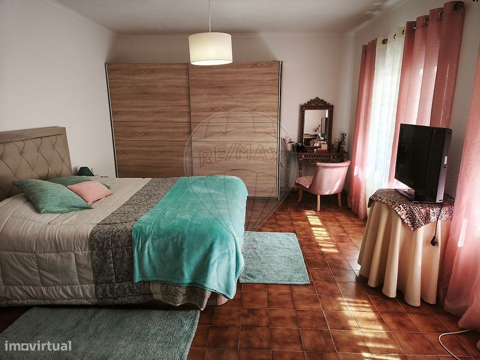 Moradia T4 para venda