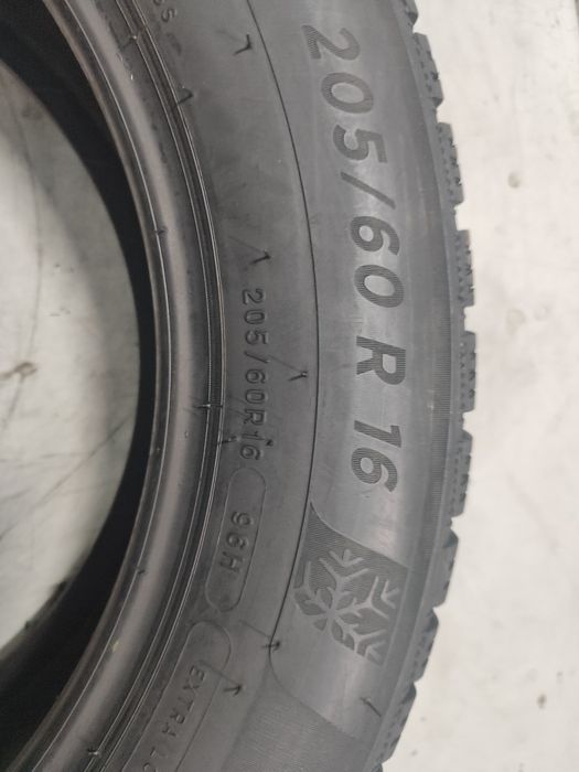 2 pneus semi novos Michelin 205/60R16 Oferta dos  Portes