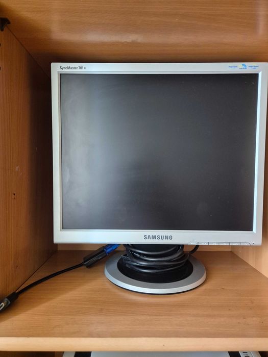 Monitor Samsung SyncMaster 701N