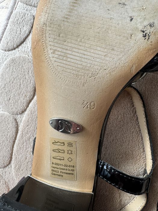 Босоніжки Caprice 39