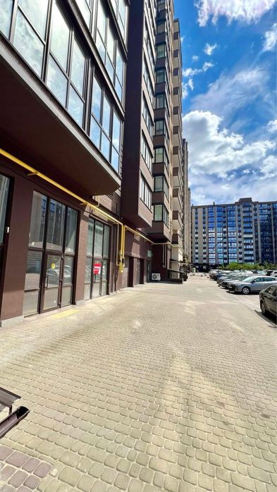 Продаж комерційного приміщення в ЖК «Атлант» у Луцьку