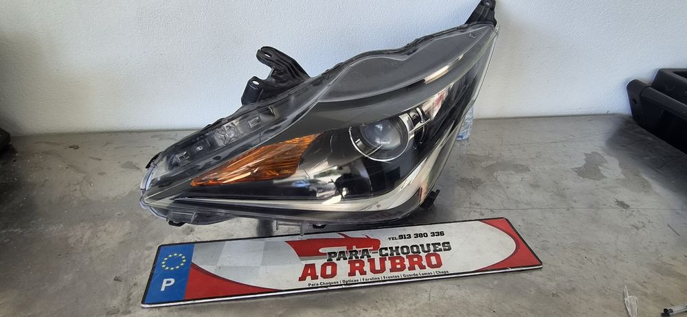 Farol esq toyota aygo mk2 (2015-2018)