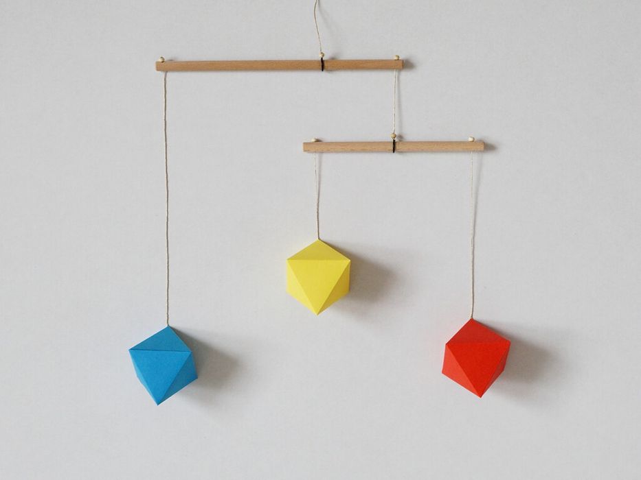 Mobile Montessori munari i ośmiościenny wraz z uchwytem