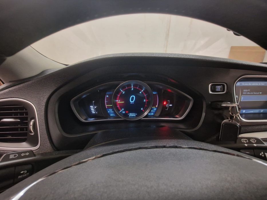 Volvo V40 Momentum 2013