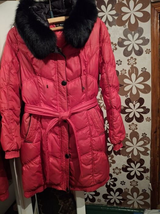 Куртка-пуховик жіночий.
