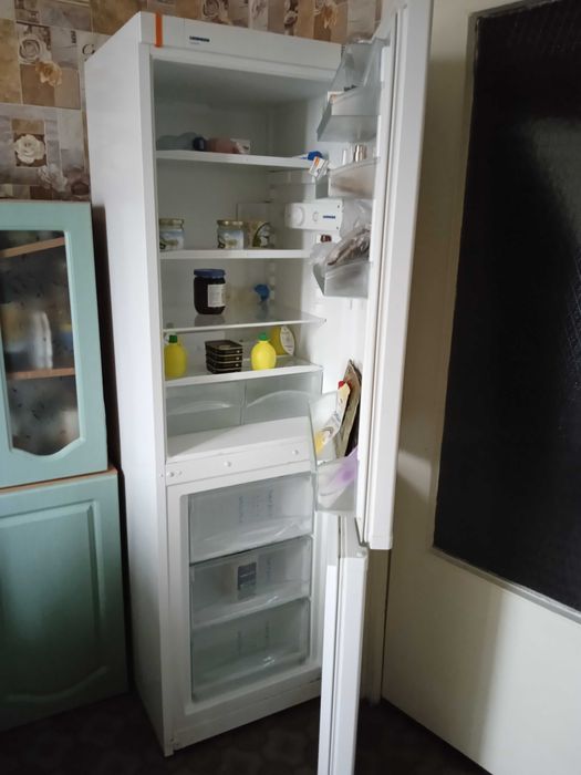 Холодильник Либхер 3011, 180 мм, 2-камерный и ДР. мебель