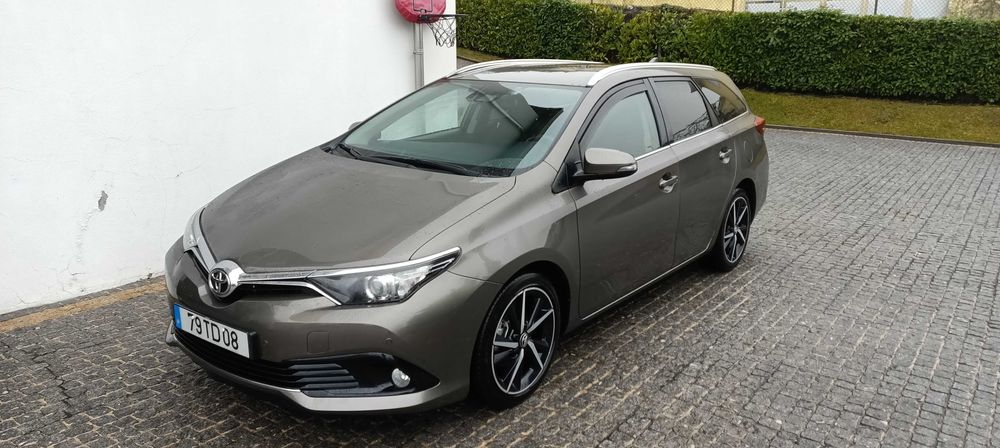 Toyota Auris só 151000klm full extras