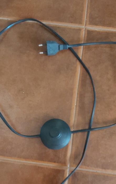 Vendo candeeiro de pé com 150 cm como novo