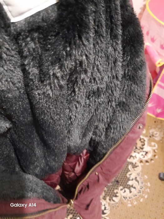 Продам парку,52-54!
