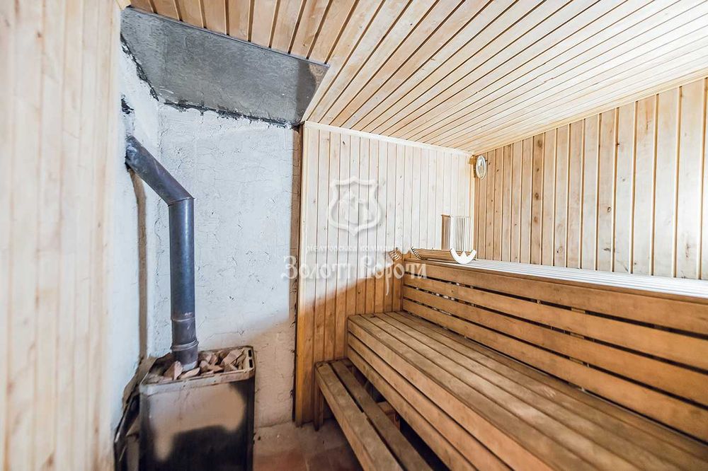 Ресторанно-готельний комплекс, 574 м2, 12 соток. пгт Калиновка