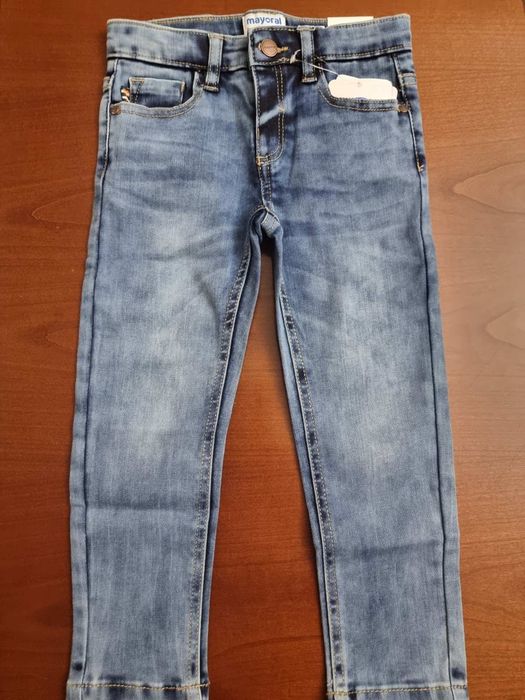 Дитячі джинси mayoral. Нові.