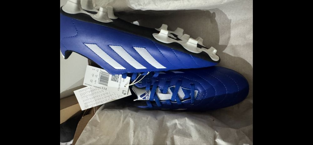 Chuteiras Adidas T38 2/3 NOVAS