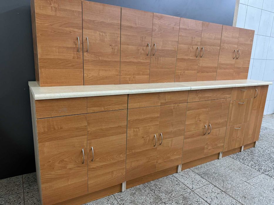 Wyprzedaż mebli kuchennych