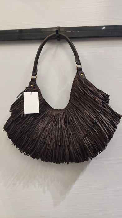Carteira castanha Zara com franjas  coleção atual