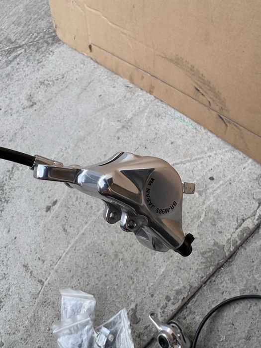 Komplet Hamulce Shimano XTR M985 przód tył po serwisie 3 pary klocków