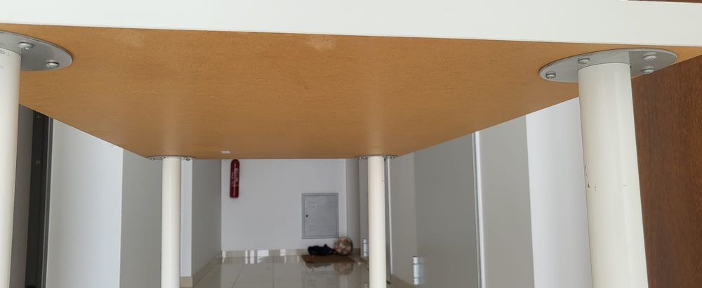 Mesa branca Ikea