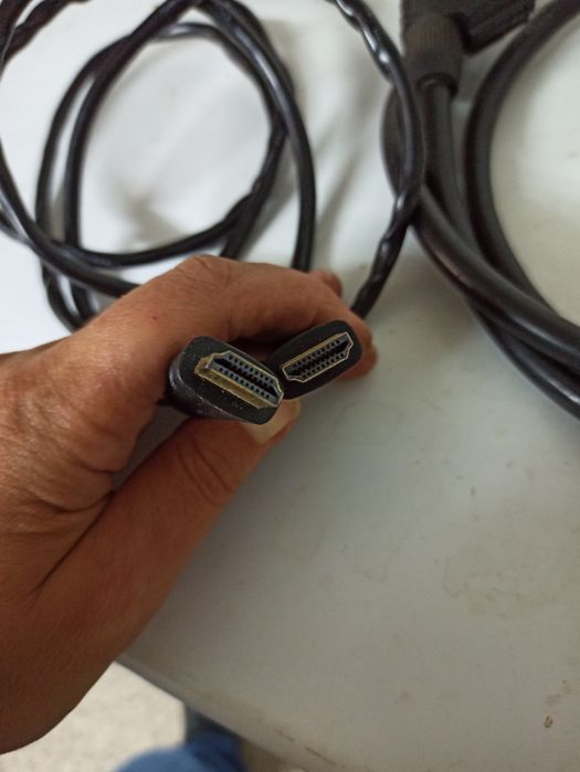 3 Various TV Cables64751292881539122