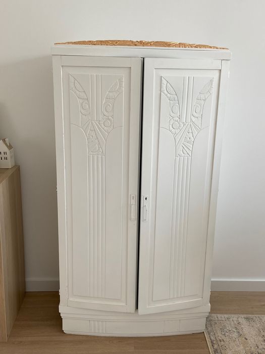 Armário antigo restaurado