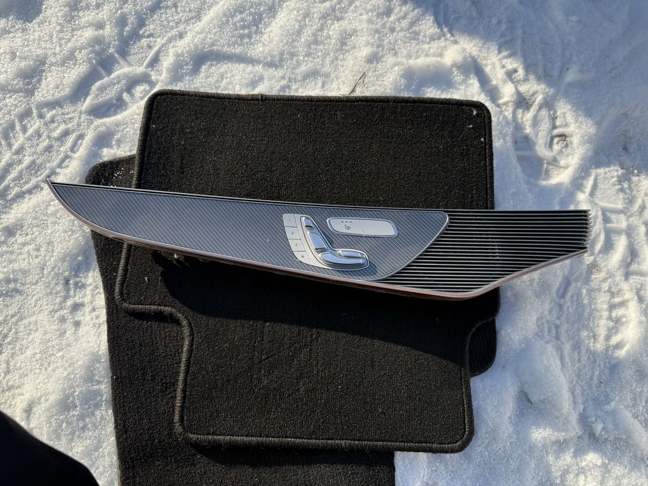 Регуліровка  (кнопки) сідушки водія Mercedes EQC