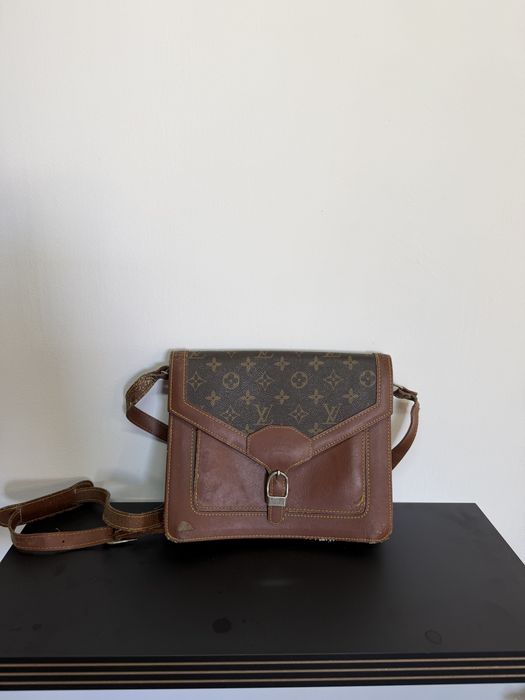 Vintage Louis Vuitton Envelope Messenger Bag