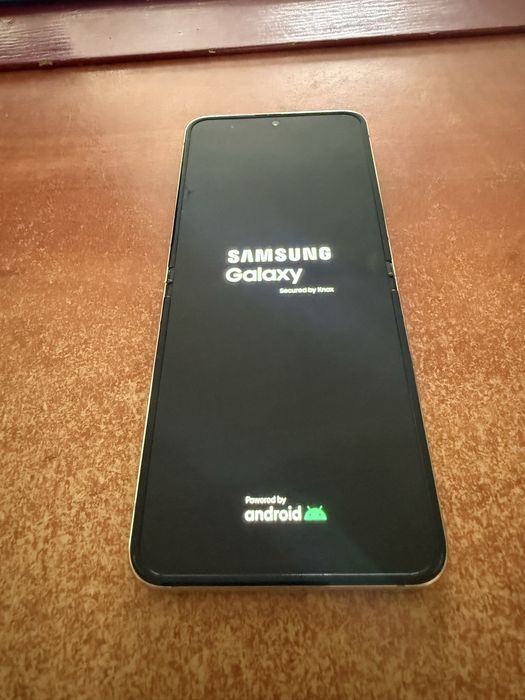 Samsung Galaxy Z FLIP5 5G 256GB Jak Nowy !!!