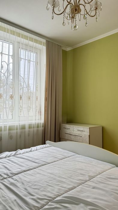 Продається двох поверхова квартира