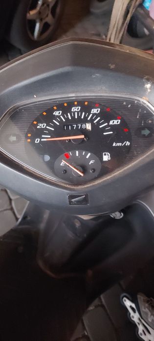 Skuter Honda SCV  2003