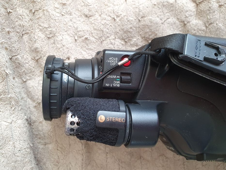 Відеокамера Sony CCD-F550E, Японія