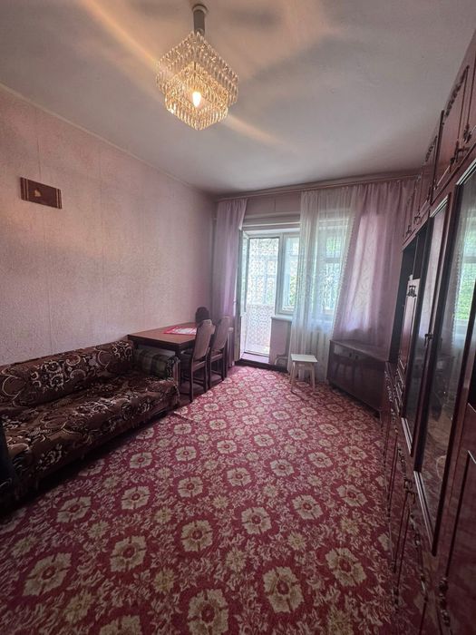Продам двокімнатну квартиру