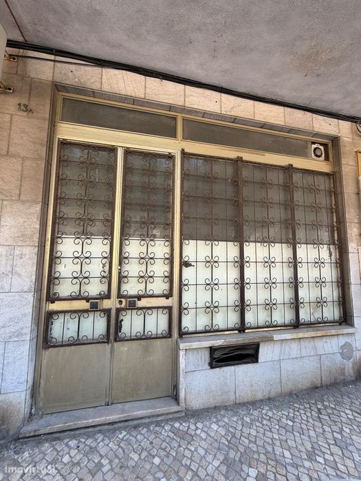 Dafundo Store, Algés.