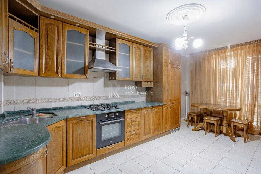 Продаж Квартира Київ Подільський район вул. Костянтинівська 5 кімнат 215 м² Дворівнева Камін Метро 3 хв Панорамні вікна Закрита територія Ліфт