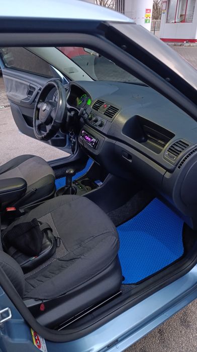 Продам Шкоду Фабия 1.2 2009 год