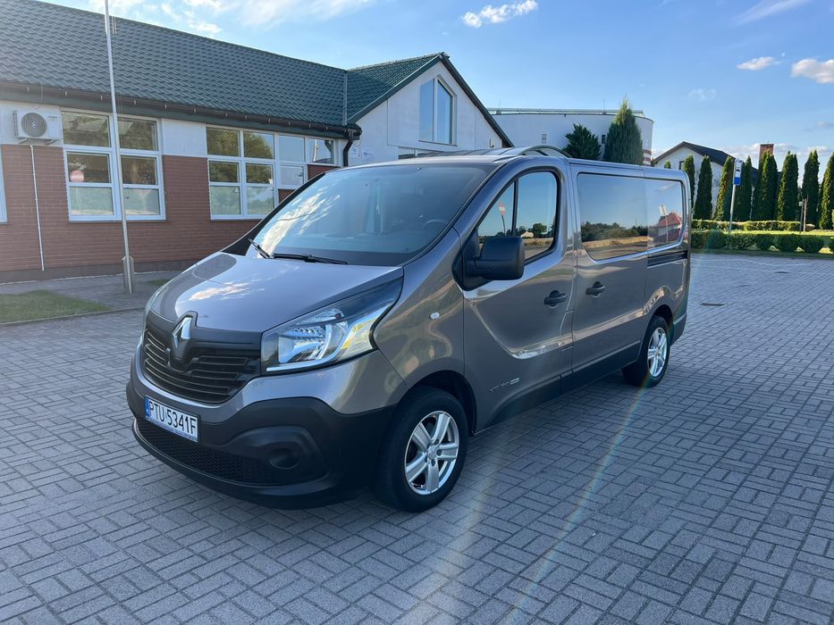 Renault Trafic z roku 2015 rok produkcji .2 drzwi super stan