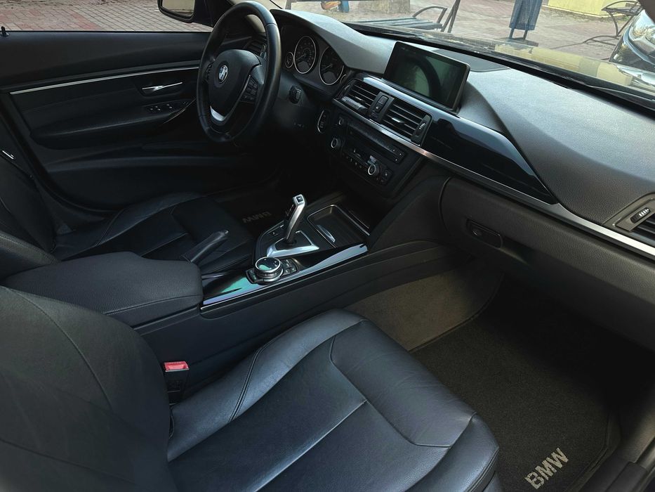 BMW 3 F30 328D 2 литра дизель задний привод