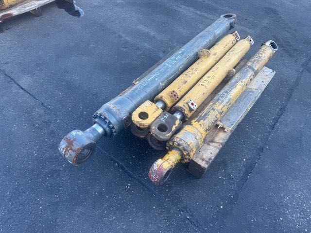 siłownik hydrauliczny do koparki używany