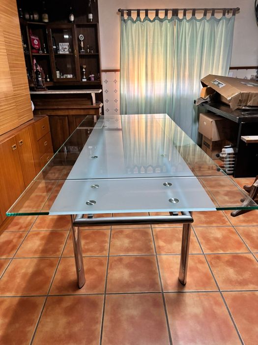 Mesa de vidro extensivel com 4 cadeiras
