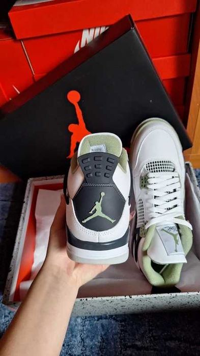 Załączony paragon Jordan 4 retro Seafoam R.41